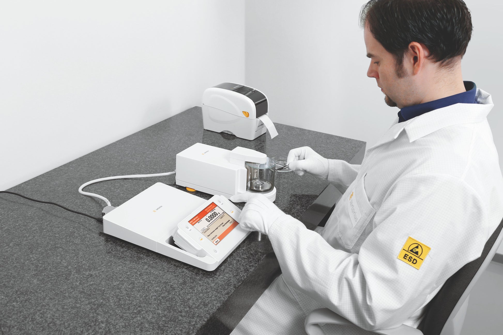 Sartorius Cubis MCM6.7 manual mass comparator in laboratory